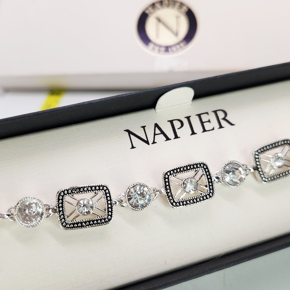 Vtg Napier Link Bracelet Silver Tone Faux Diamonds Signed Art Deco Panel NIB - Picture 2 of 6